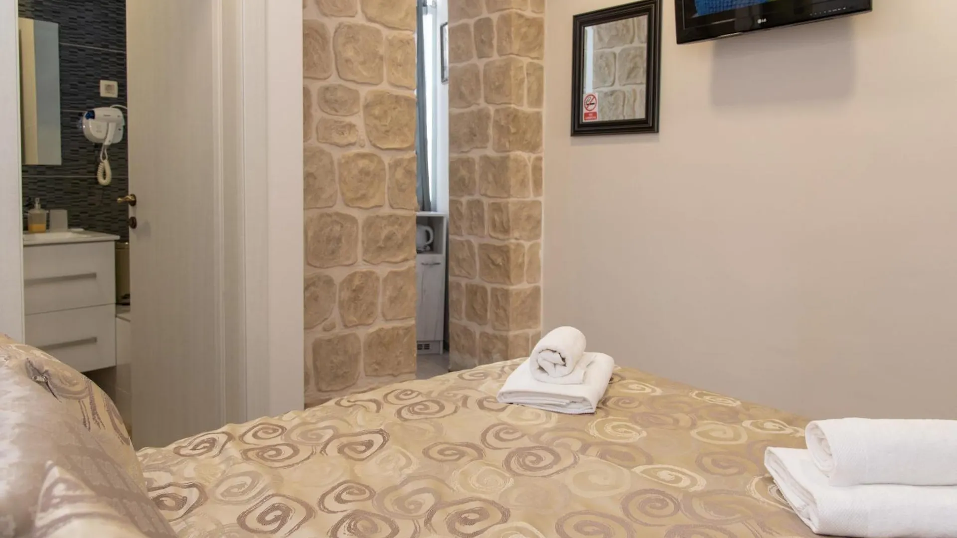 Guest house Queen Teuta Luxury Rooms Split