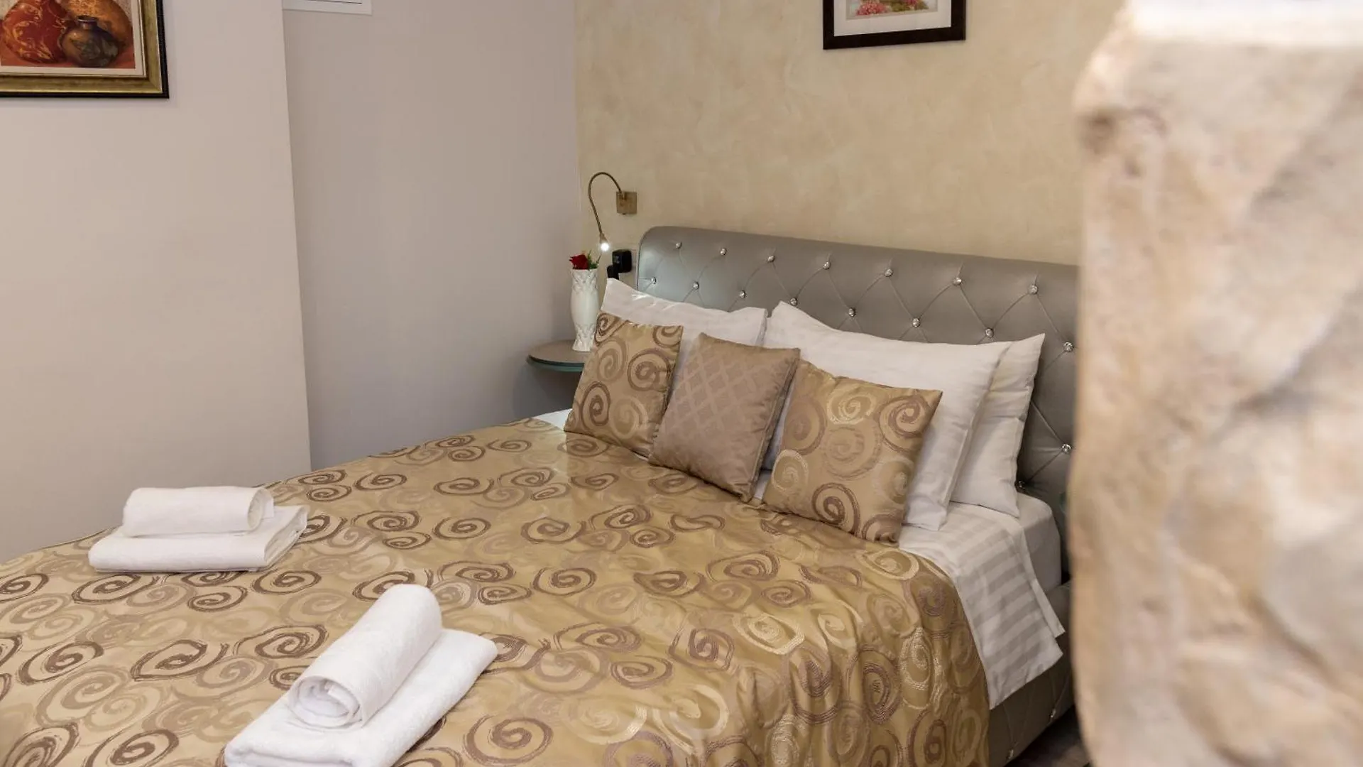 Queen Teuta Luxury Rooms Split