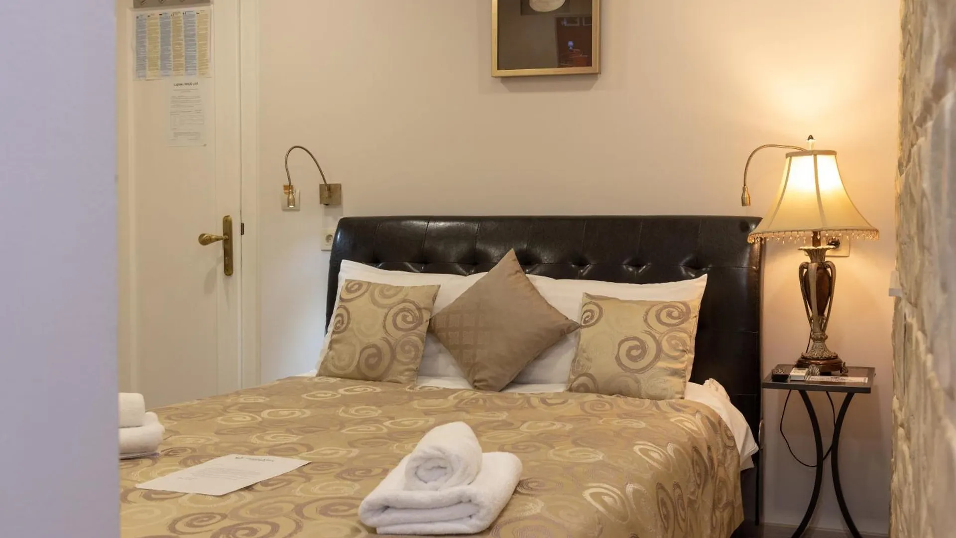 Guest house Queen Teuta Luxury Rooms Split Croatia