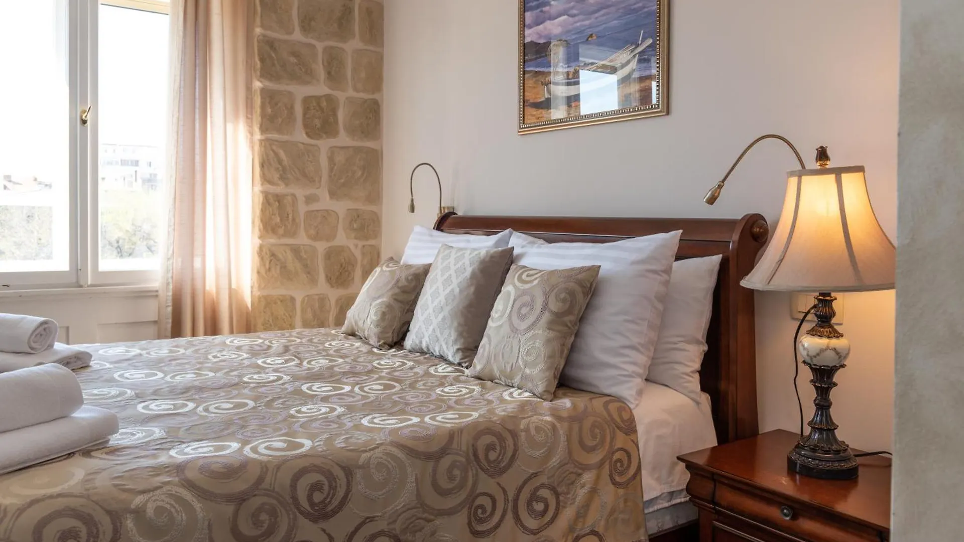 Queen Teuta Luxury Rooms Split