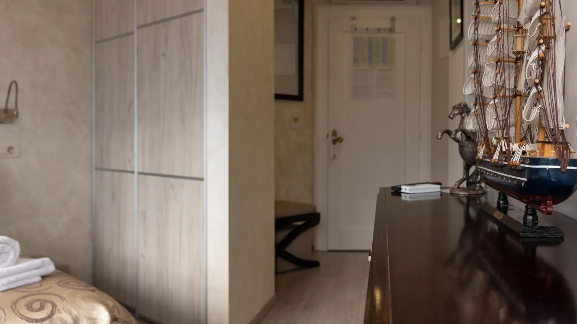 Guest house Queen Teuta Luxury Rooms Split