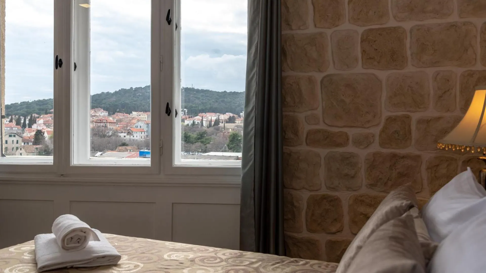 Queen Teuta Luxury Rooms Split