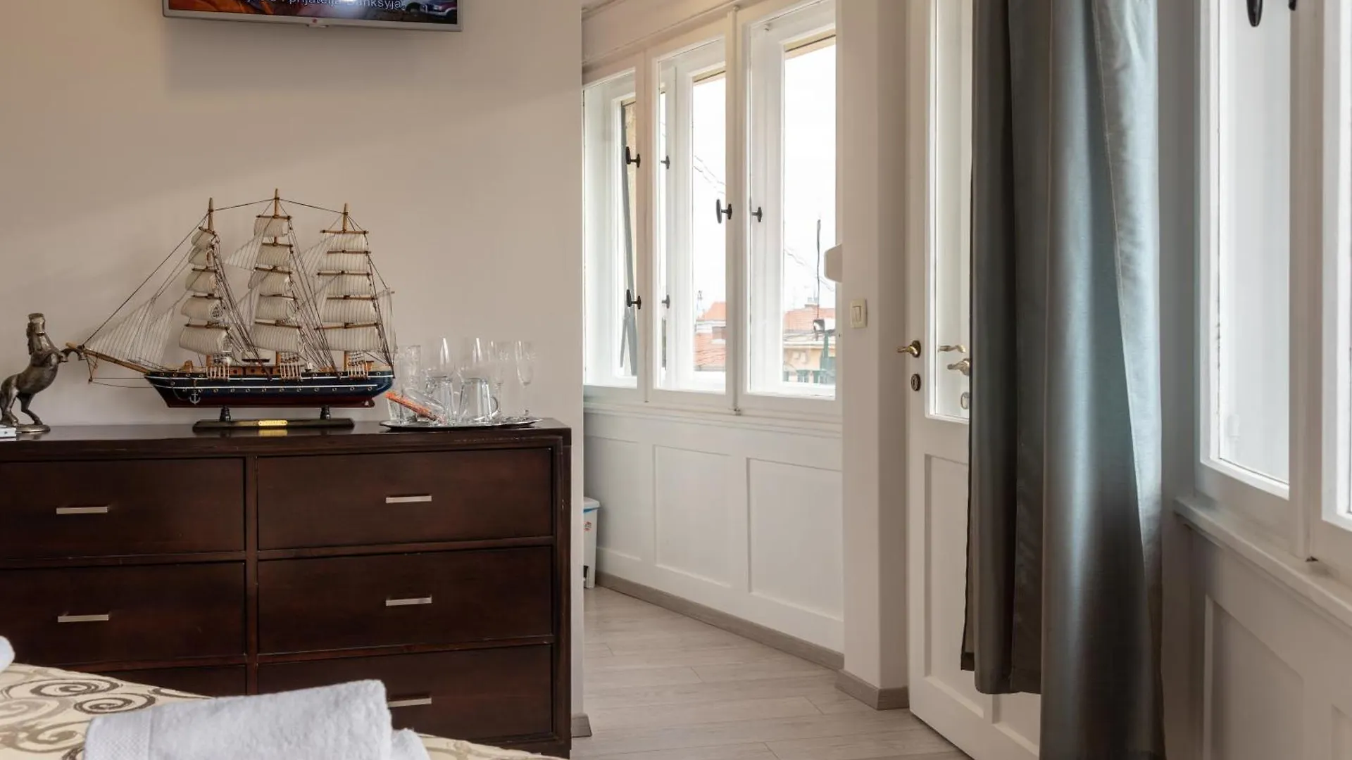Guest house Queen Teuta Luxury Rooms Split