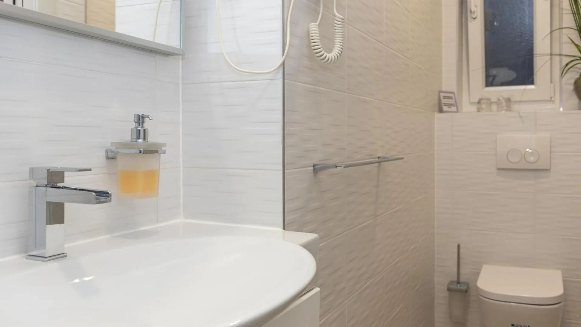 Queen Teuta Luxury Rooms Split Guest house