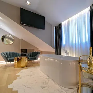 Lumiere Luxury Split